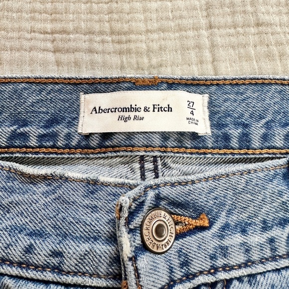 A&F High Rise Skirt - Picture 3 of 3